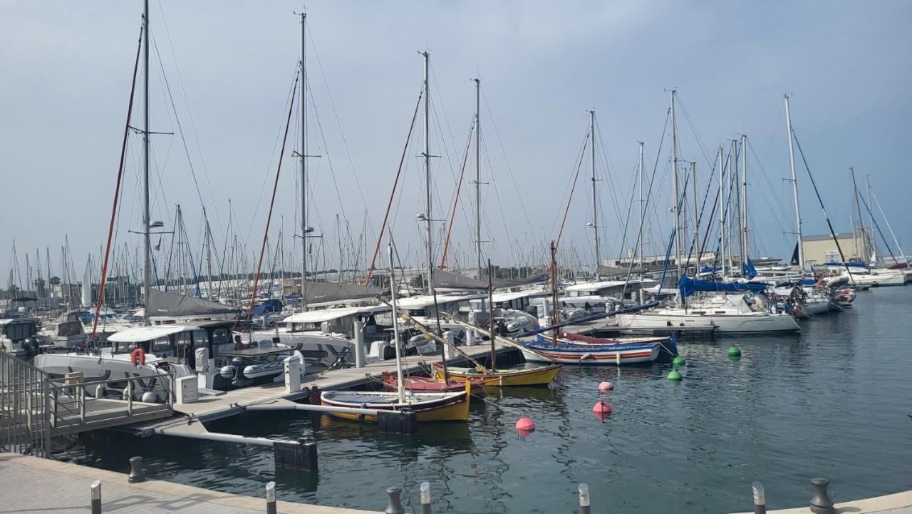 Adorable Petit Appartement Avec Magnifique Vue Sur Le Port De Canet Экстерьер фото